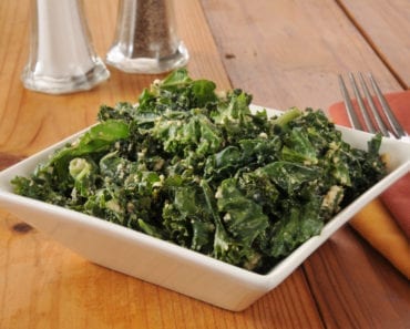 grönkål, sallad, grönkålssallad, mandel, nötter, grönkålssallad med mandel, grönkålssallad med nötter, recept, grön mat, vegetarisk, vego, vegetarisk rätt