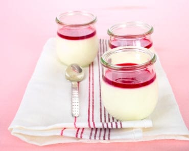 recept, efterrätt, dessert, pannacotta, vanilj, hallon, hallonkompott
