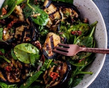 recept, aubergine, spenat, sallad, vegetarisk mat, vegetarisk rätt, spenatsallad, middagstips, laga mat, göra sallad