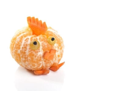 frukt, frukter, mat, fruktstund, göra mat rolig, kreativ mat, pyssel, pyssla, pysseltips, leka med mat, pyssla och lek, familj, barn, barnpyssel, pyssel för barn, familjepyssel, skola, fritids, förskola, clementin, morot, morötter, kyckling, påskkyckling, mat, påskmat, påsk, påskpyssel