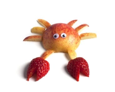frukt, frukter, mat, fruktstund, göra mat rolig, kreativ mat, pyssel, pyssla, pysseltips, leka med mat, pyssla och lek, familj, barn, barnpyssel, pyssel för barn, familjepyssel, skola, fritids, förskola, jordgubbe, jordgubbar, äpple, krabba, krabbor