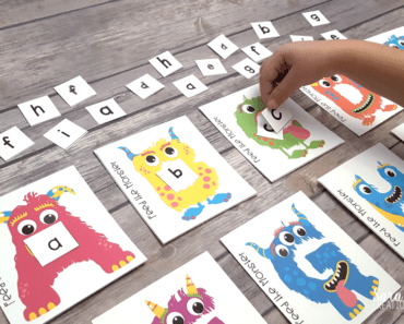 aktiviteter för barn, barnaktiviteter, pyssla och lek, knep och knåp, lektioner, skola, lektionstips, förskola, alfabet, monsteralfabet, lära sig alfabetet, lära sig läsa, lära sig skriva