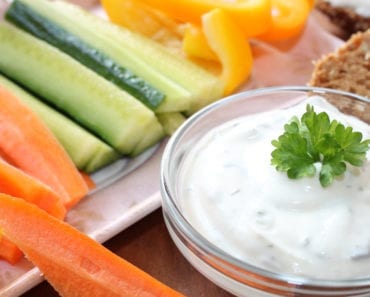 recept, recept för barn, barnrecept, laga mat med barn, baka med barn, örtdipp, dippsåser, grönsaker, nyttigt snacks, snacks, grönsaksstavar