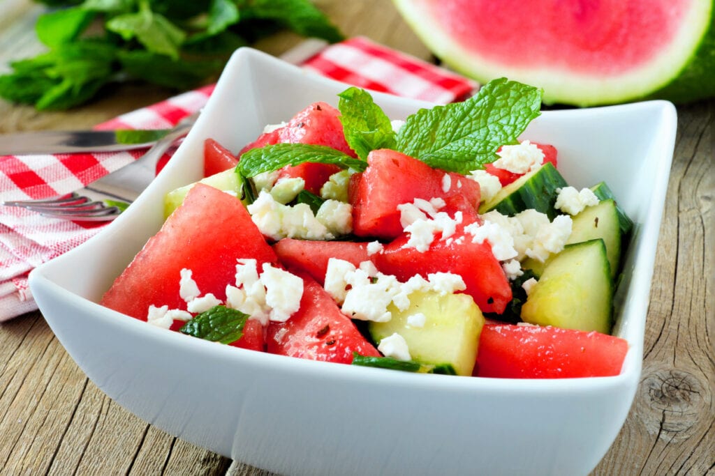 sallad med gurka, vattenmelon och fetaost