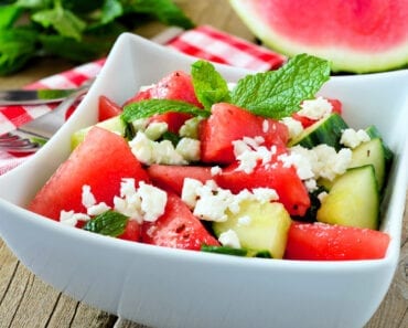 sallad med gurka, vattenmelon och fetaost